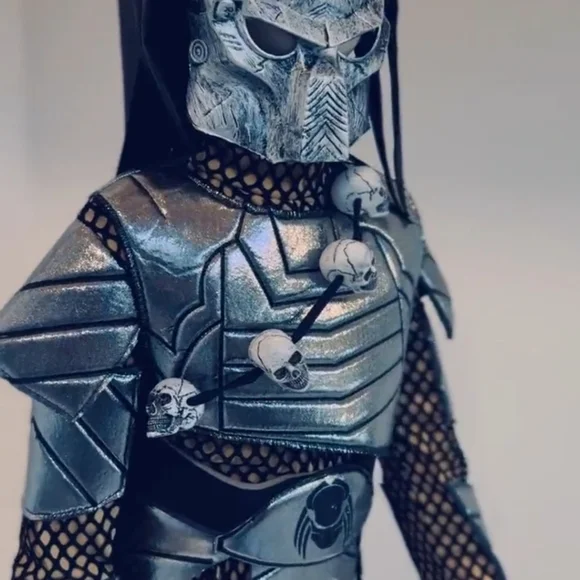 Alien Predator Warrior Costume BOYS 9/10 - Black and Silver - Picture 13 of 14